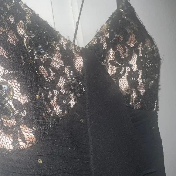 Vintage Black and Gold Dress - Picture 4 of 4